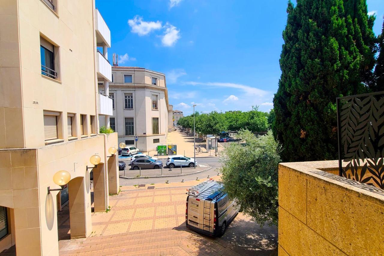 Regard Sur Les Remparts - Terrasse & Parking Apartment Avignon Exterior foto